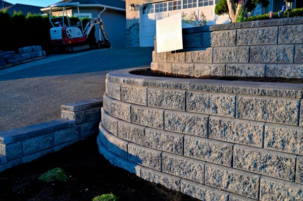 Stone Retaining Wall Repair in Jacksonville